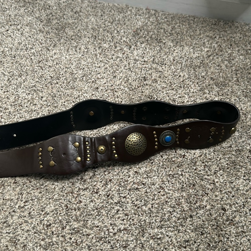 Brown leather belt length 42 inches wide 2- 2.5 inches - Picture 2 of 7
